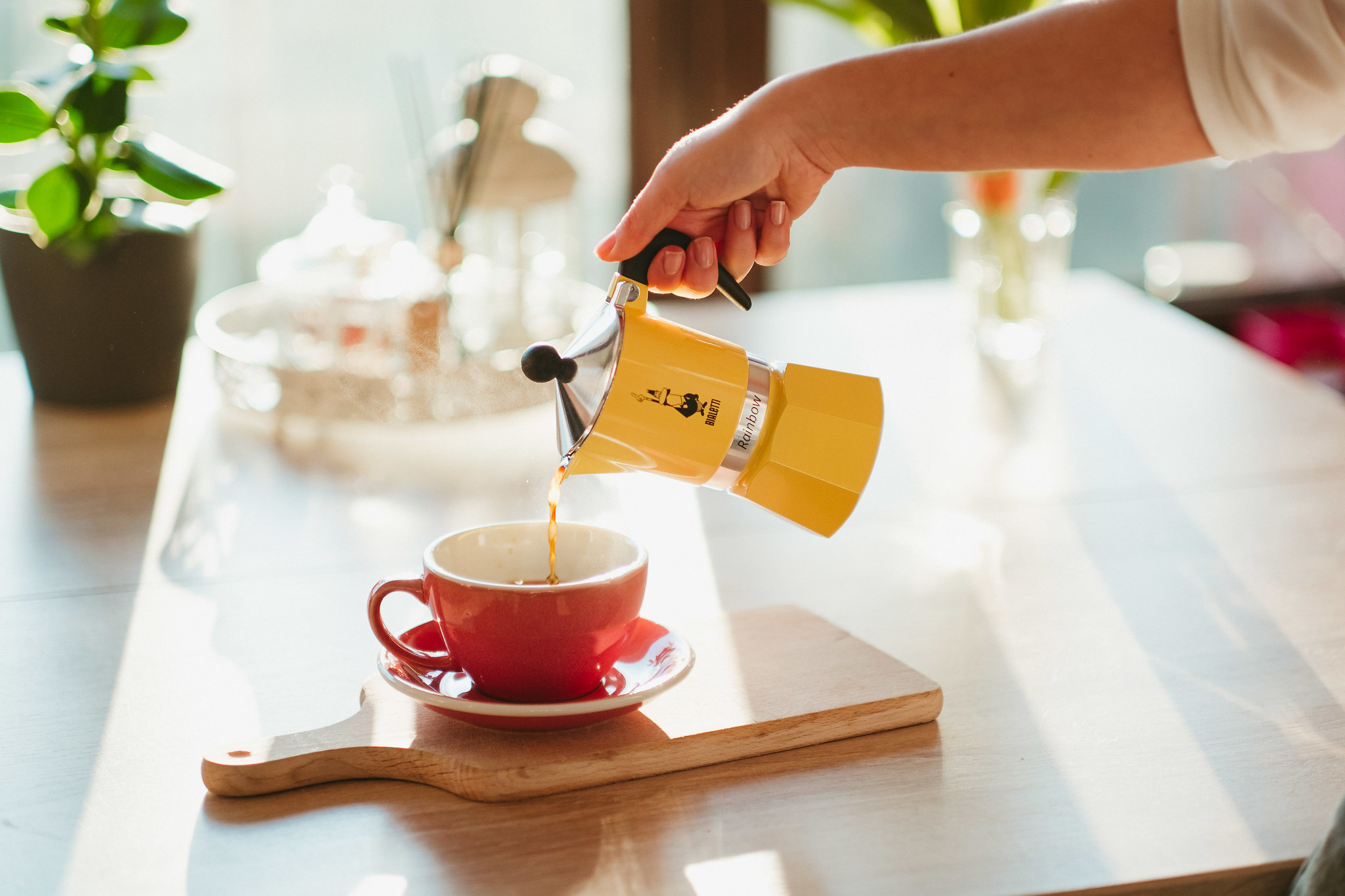 Myth or Truth: Do Coffee Mug Warmers Really Work? - Cuisine at Home Guides